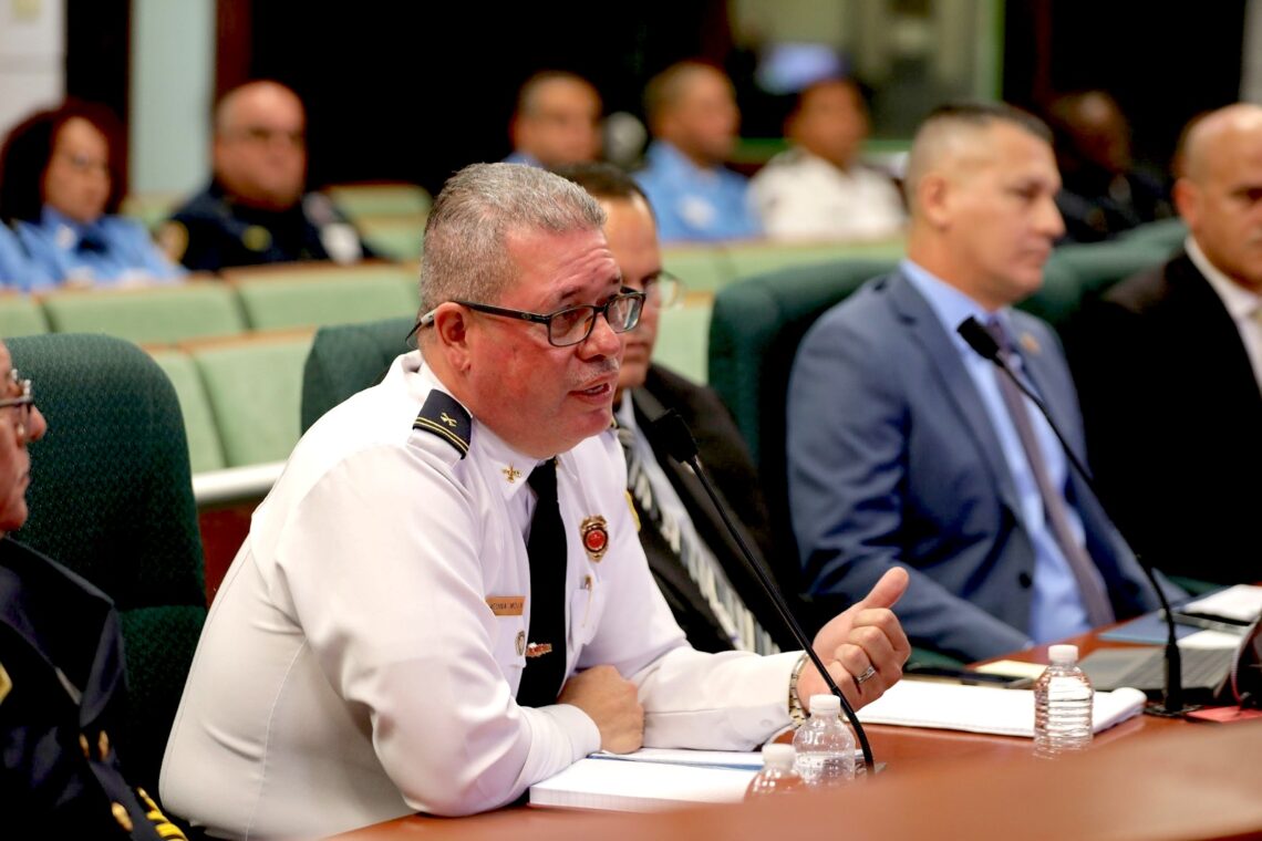 Capitán Manuel Medina Moya, miembro del comité de evaluación para el otorgamiento de ascensos en el Negociado del Cuerpo de Bomberos. (Foto suministrada)
