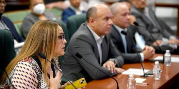 Jessika Padilla Rivera, presidenta alterna de la Comisión Estatal de Elecciones, en la vista pública. (Foto suministrada)