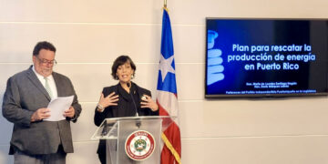 El representante Denis Márquez Lebrón y la senadora María de Lourdes Santiago Negrón en rueda de prensa. (Captura de vídeo)