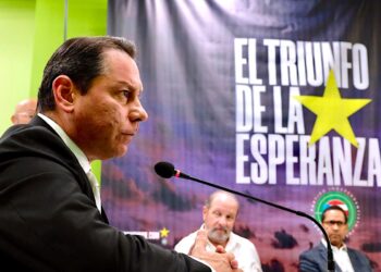 El candidato a la gobernación por el PIP y la Alianza de País, Juan Dalmau Ramírez, destacó que el actual estatus político es antidemocrático y limita las oportunidades de desarrollo de Puerto Rico. (suministrada)